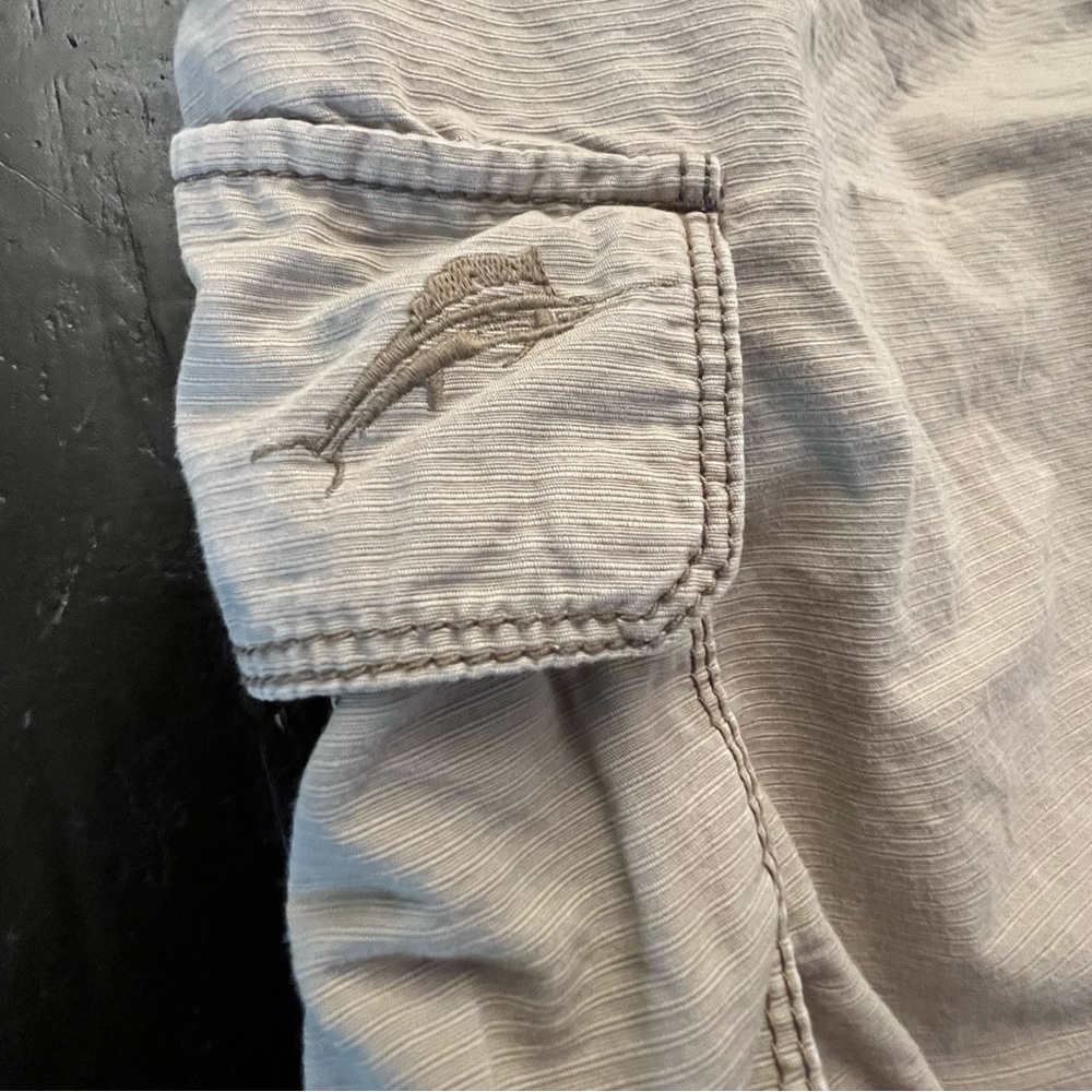 Tommy Bahama Khaki Cargo Shorts Size 36 Men’s EUC - Picture 5 of 9